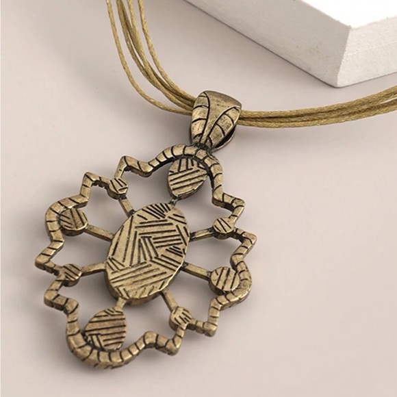 Vintage boho pendant necklace - Picture 3 of 3